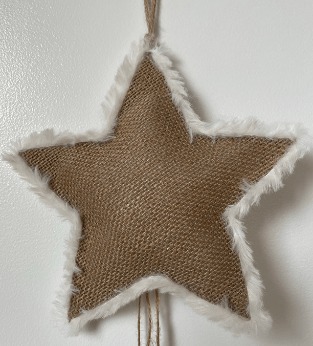 Décoration murale étoile jute et fausse fourrure
