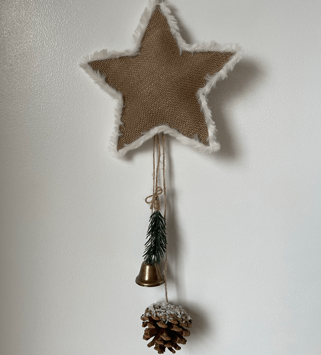 Décoration murale étoile jute et fausse fourrure